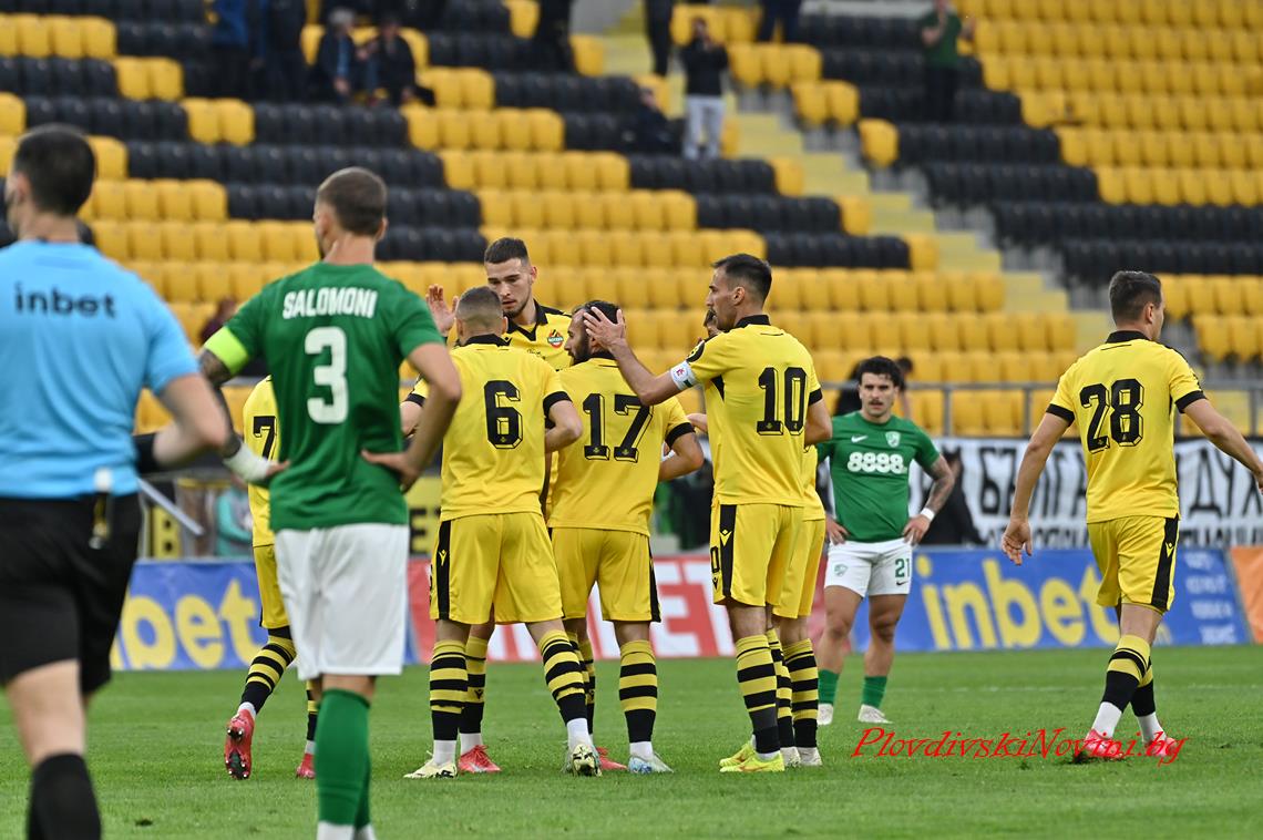 На живо: Берое - Ботев Пловдив 0:0