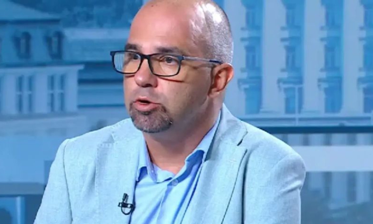 Първан Симеонов: Пеевски победи в мача с Доган. Спокойно се насочва и към потенциална победа в мача за България