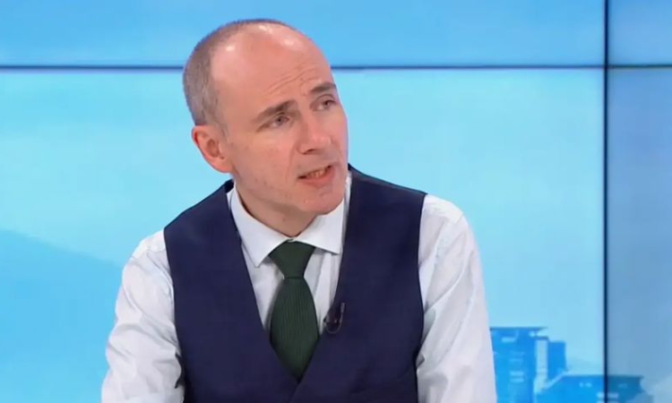 Доц. Чолаков: Това правителство има двама башмайстори – Пеевски и Борисов, но никой не е вътре