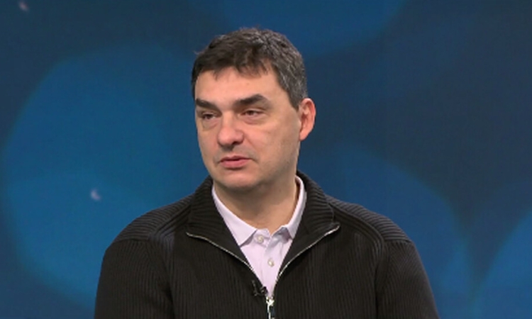Владимир Николов на 48: Алекс и Мони вече ме надминаха във волейбола! Семейството е най-големият ми успех
