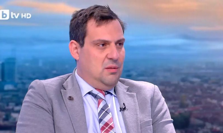 Бенчев: Засега горива има, няма нужда от паника