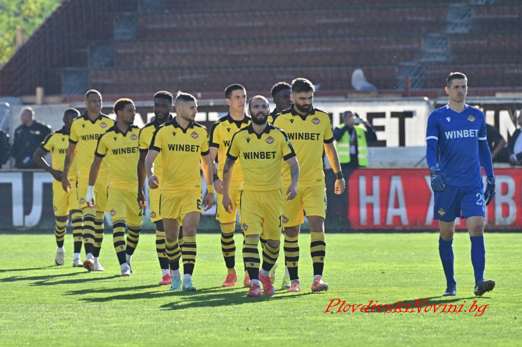 Даниел Наумов нападна коментатора на дербито