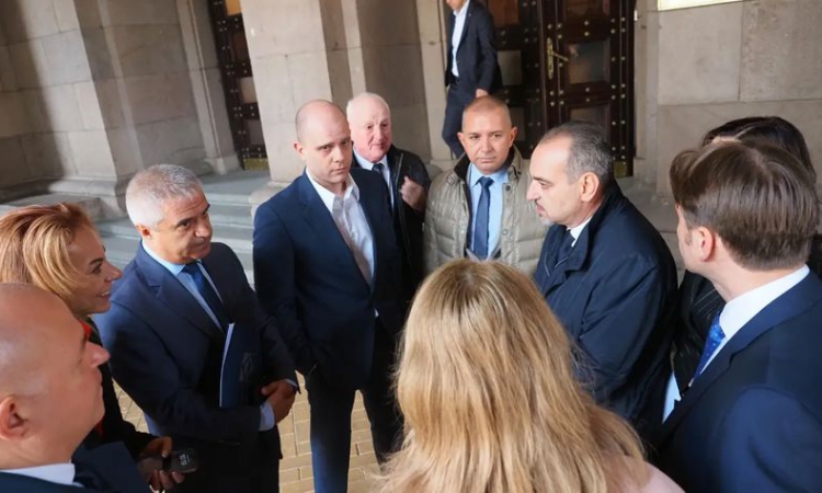 Отлагат внасянето на бюджета в НС и заседанието на Националния съвет за тристранно сътрудничество