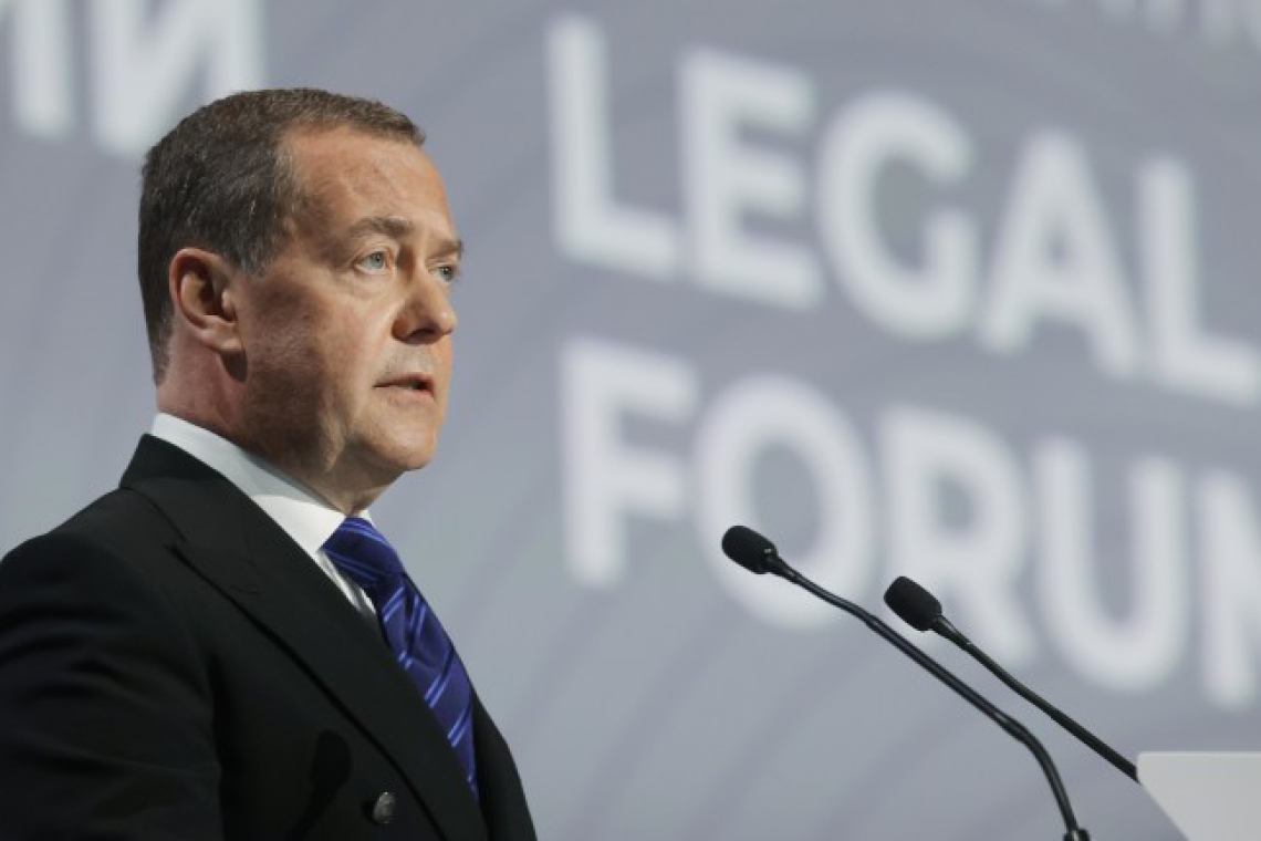 Дмитрий Медведев заплаши Берлин с ядрен удар