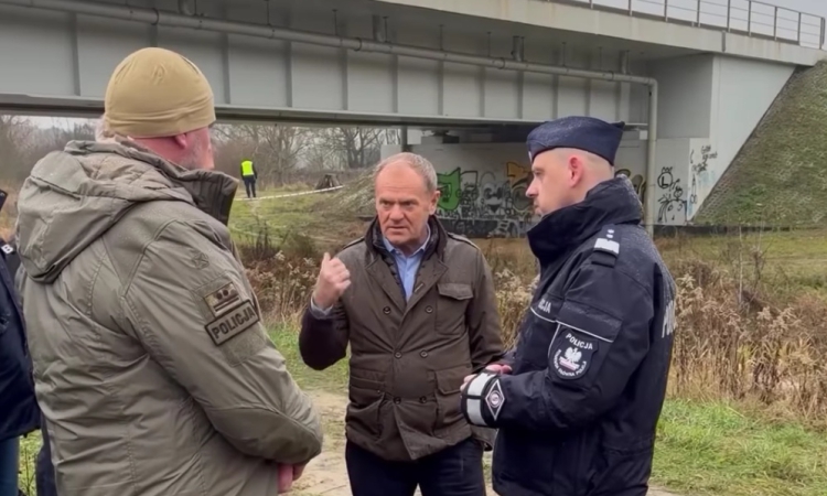 Туск: Безпрецедентен саботаж по жп линия за Украйна