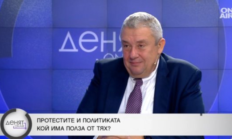 Искат ли Путин и Зеленски да сложат край на войната - кой какво губи, ако има мир?