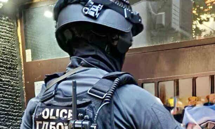 Началник на РПУ в София е задържан с още двама полицаи