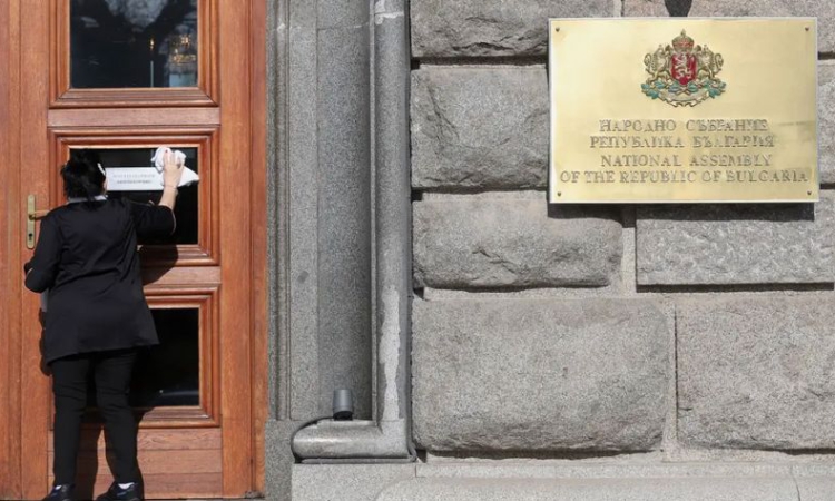 Синдикатите искат парламентът да приеме бюджета за 2026 г.