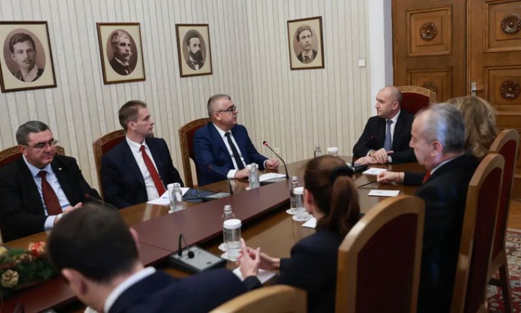 АПС при Радев: Над 130 депутати формираха и подкрепяха това правителство и бяха оспорени от обществото