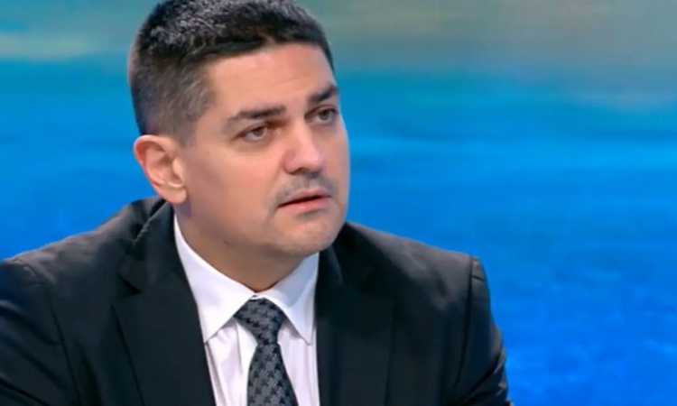 Радостин Василев: Ще търсим широко обединение срещу модела "Борисов- Пеевски"