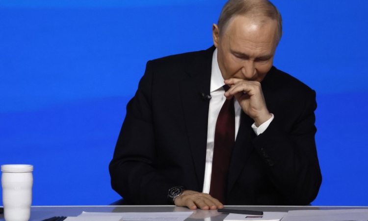 Руснаци питат Путин защо са по-зле от хората в Папуа Нова Гвинея и може ли да вадят алкохола