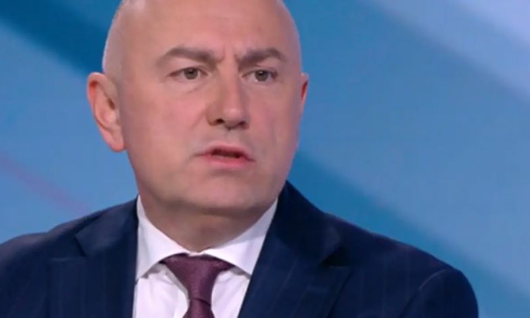 Каримански: Откъде накъде трябва да се гласува удължителен закон и в него да има някакви мерки?