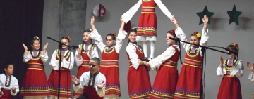 С коледен концерт откриха обновената зала на читалището в Маноле 