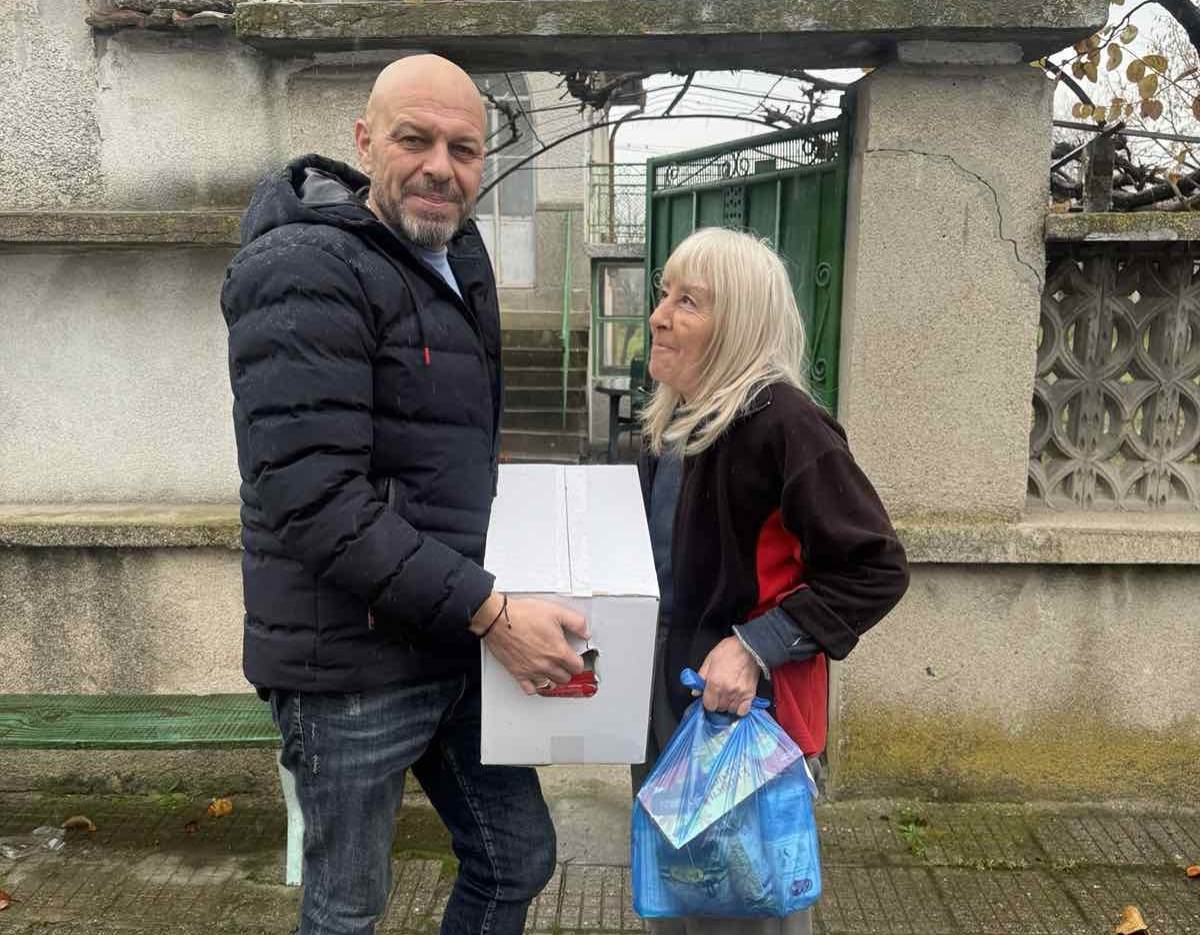 Младежите от Интеракт и Ротаракт с мащабна благотворителна кампания „Купи и дари“ в Община Марица