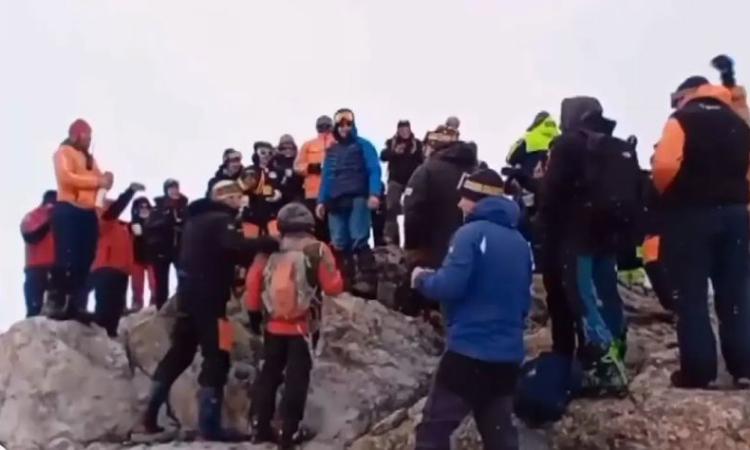 Българските изследователи на Антарктида посрещнаха 2026 година