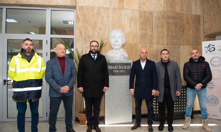 Кметът Костадин Димитров даде старт на санирането на НБ „Иван Вазов“