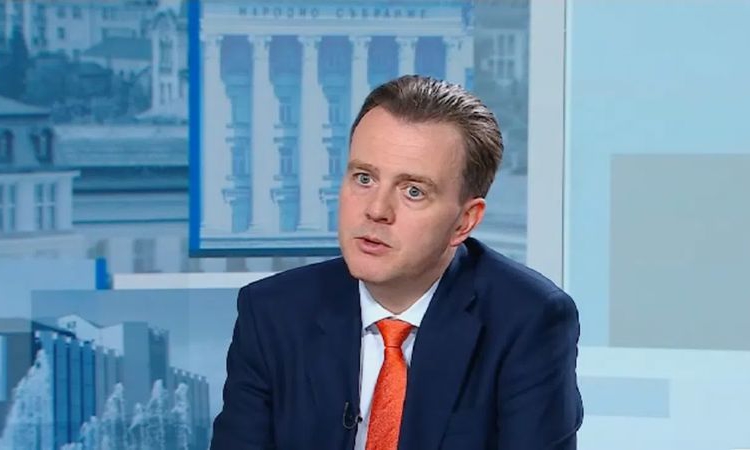 Петър Ганев: Въвеждането на еврото вървеше добре, докато депутатите не се върнаха на работа