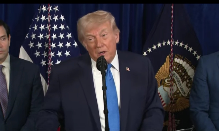 Тръмп: Огромен флот се насочва към Иран