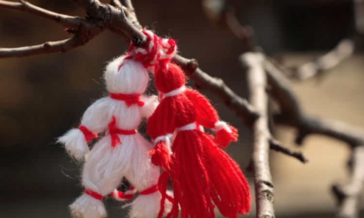 Търговците на мартеници кандидатстват за 139 места на Главната