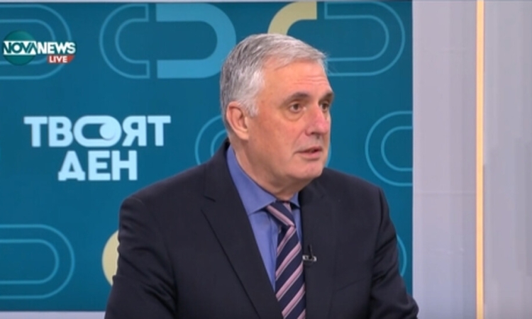 Калфин: Абсолютно е възможно партията на Радев да „заличи” БСП