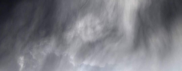 Мъгливо и облачно в събота