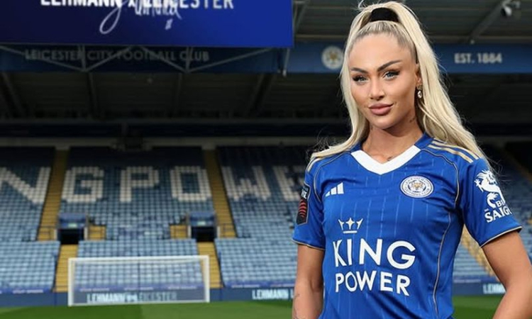 Най-прелестната футболистка подписа с Лестър