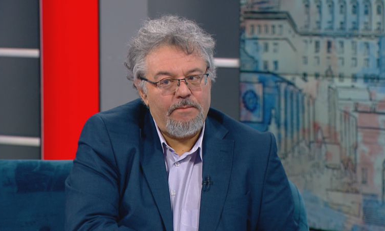 Пореден скандал в НС: Рая Назарян изгони Манол Пейков, защото заля квестор с вода