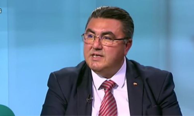 Танер Али от АПС категорично: Радев може да прекърши силите на Пеевски!