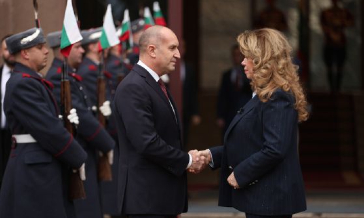 Йотова започва консултации с партиите във вторник, после ще обяви служебния премиер