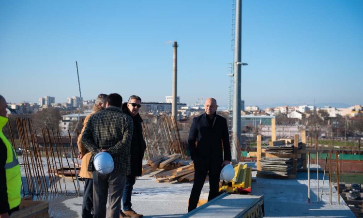 Община Пловдив избра изпълнител за новото осветление на стадион „Локомотив“