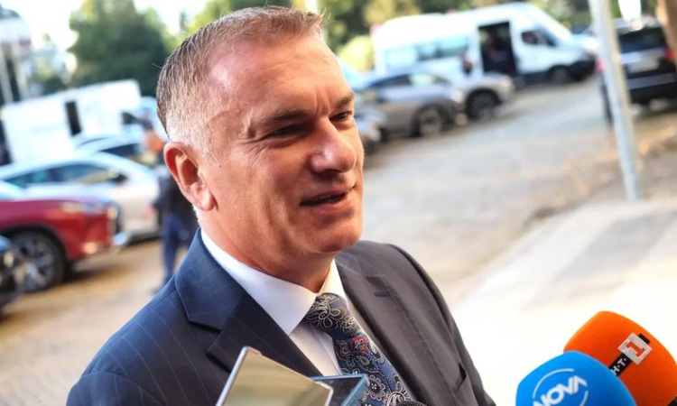 АПС: Йотова да наложи вето върху промените в Изборния кодекс за секциите в страните извън ЕС