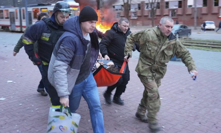 Русия и Украйна си размениха удари в Запорожка област, атакувана е погребална процесия