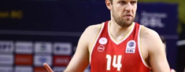 Олимпиакос и Везенков надвиха Цървена Звезда