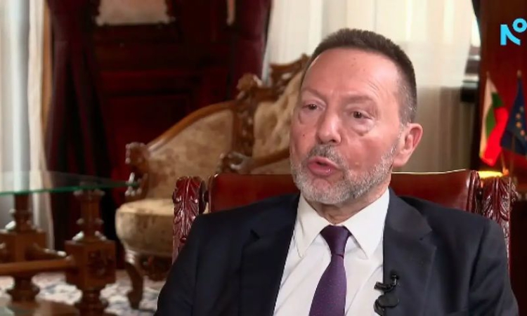 Янис Стурнарас: Еврото дава защита, но изисква отговорна политика