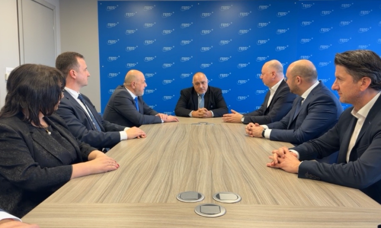 Борисов се разграничи от кабинета „Гюров“, призна за един министър 