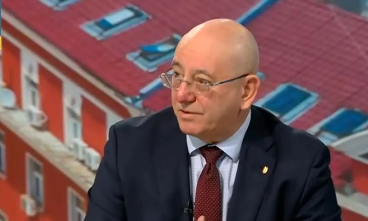 Емил Димитров: В момента имаме едно правителство, което се подкрепя само от една от политическите сили