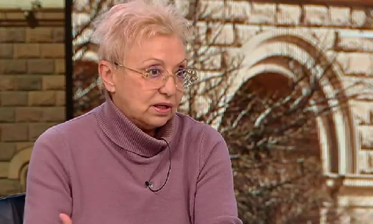 Диана Дамянова: Грешката на Гюров е, че наводнява от калинки на ГЕРБ с калинки на ПП. Затова много скъпо ще си плати на изборите