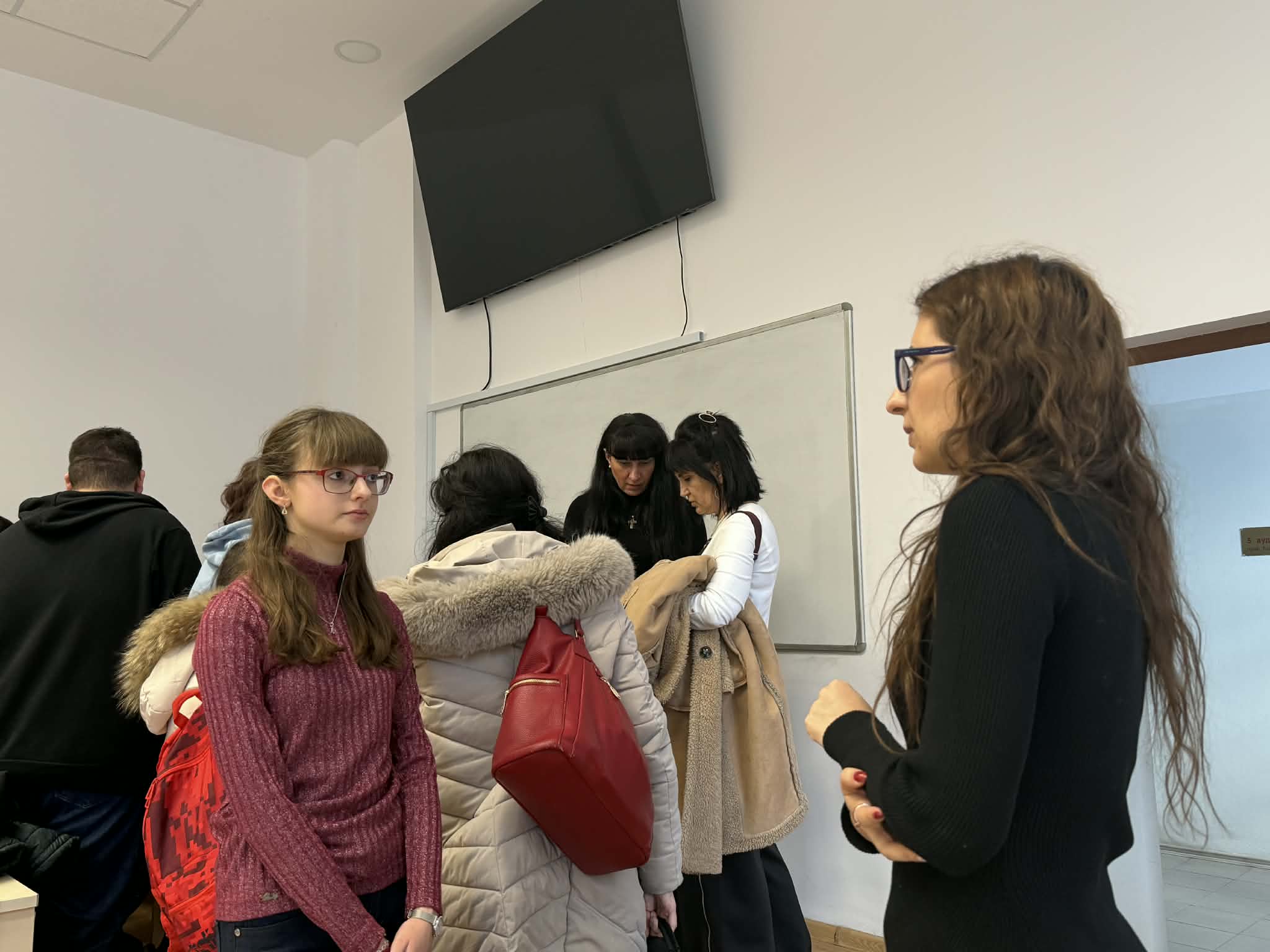 НЗОК разясни на студенти от ПУ правата им, когато са в чужбина