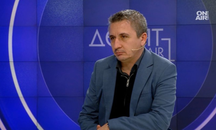 Александър Николов: Българите оцеляват - избират между тока, храната и лекарствата