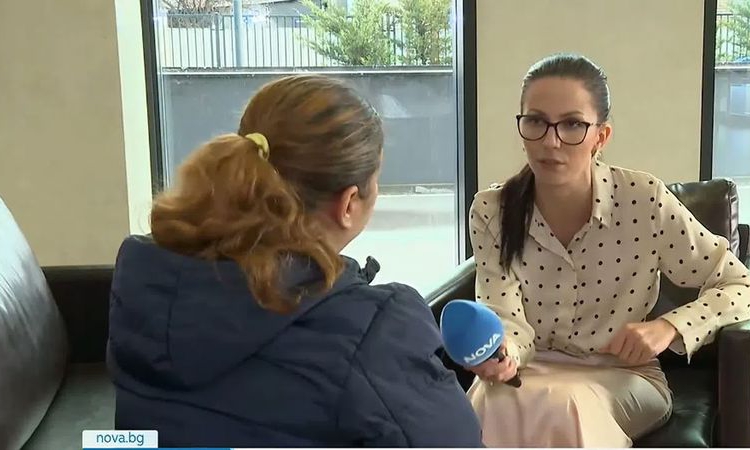 Майката на близнаците, отгледани в болница: Лъжа е, че съм ги изоставила