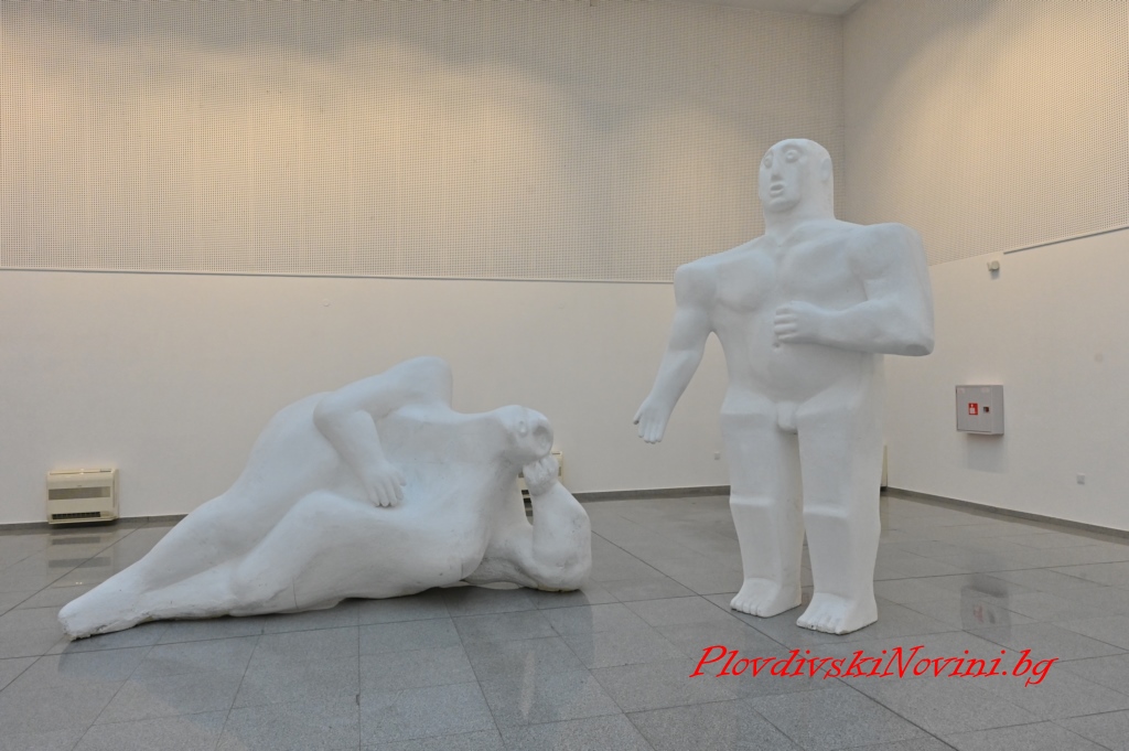 Павел Койчев с 13 гигантски пластики в Зала „2019“