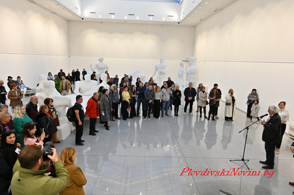 Павел Койчев с 13 гигантски пластики в Зала „2019“