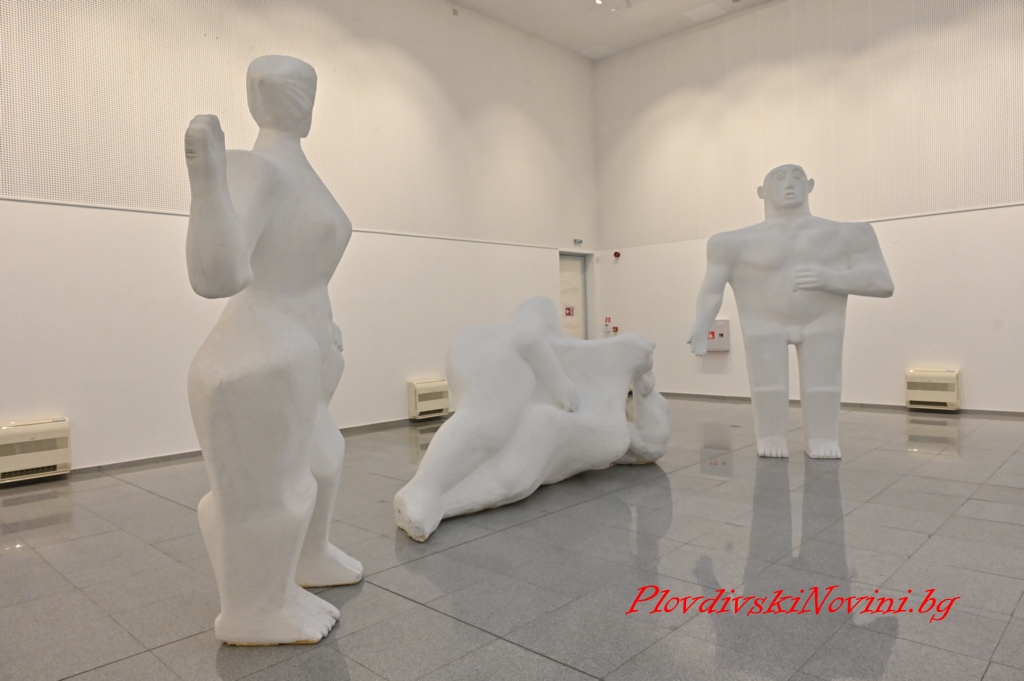 Павел Койчев с 13 гигантски пластики в Зала „2019“