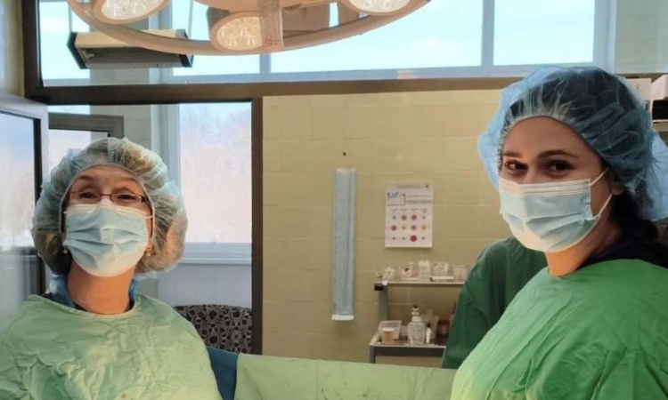 Екипът на Клиниката по акушерство и гинекология към УМБАЛ „Свети Георги“ отстрани 7-килограмов тумор