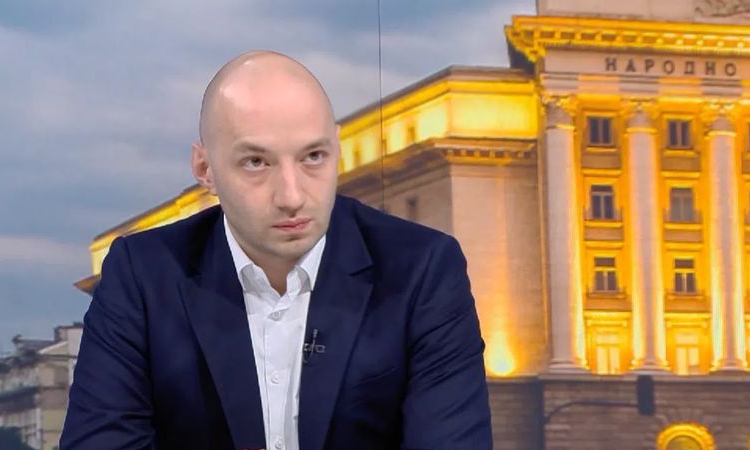 Димитър Ганев: За Радев очаквам да гласуват около 1 млн. души, но пак няма да получи 121 депутати