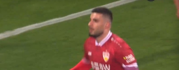 Щутгарт не се затрудни с Аугсбург в мач със седем гола