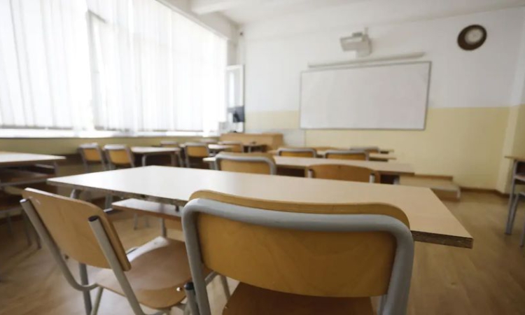 Уволняват учителка за предизборна агитация в ловешко училище