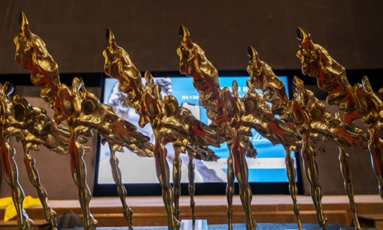 Пет „Икара“ за Пловдивската драма