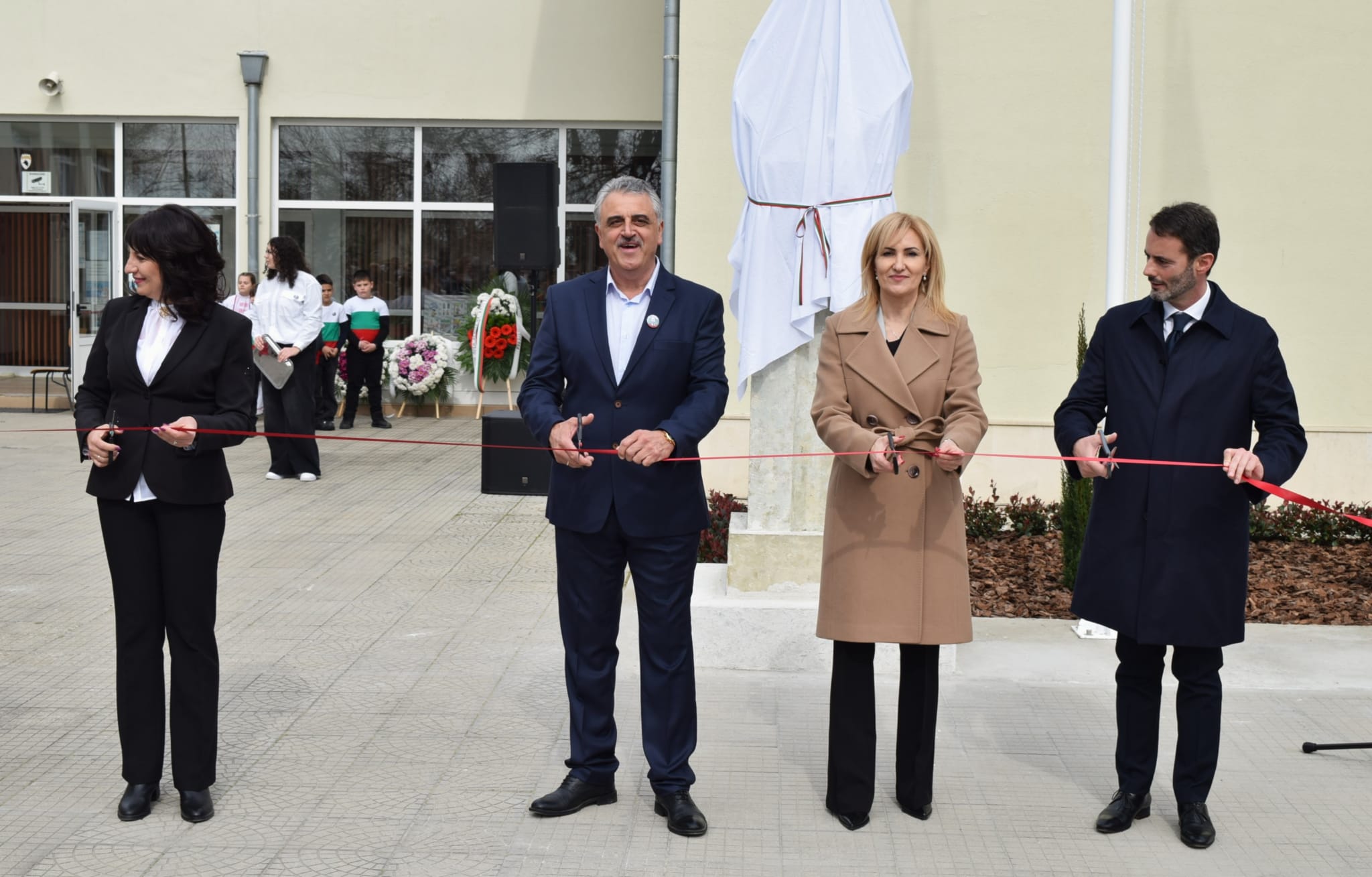 На 3 март в Рогош откриха паметник на Васил Левски