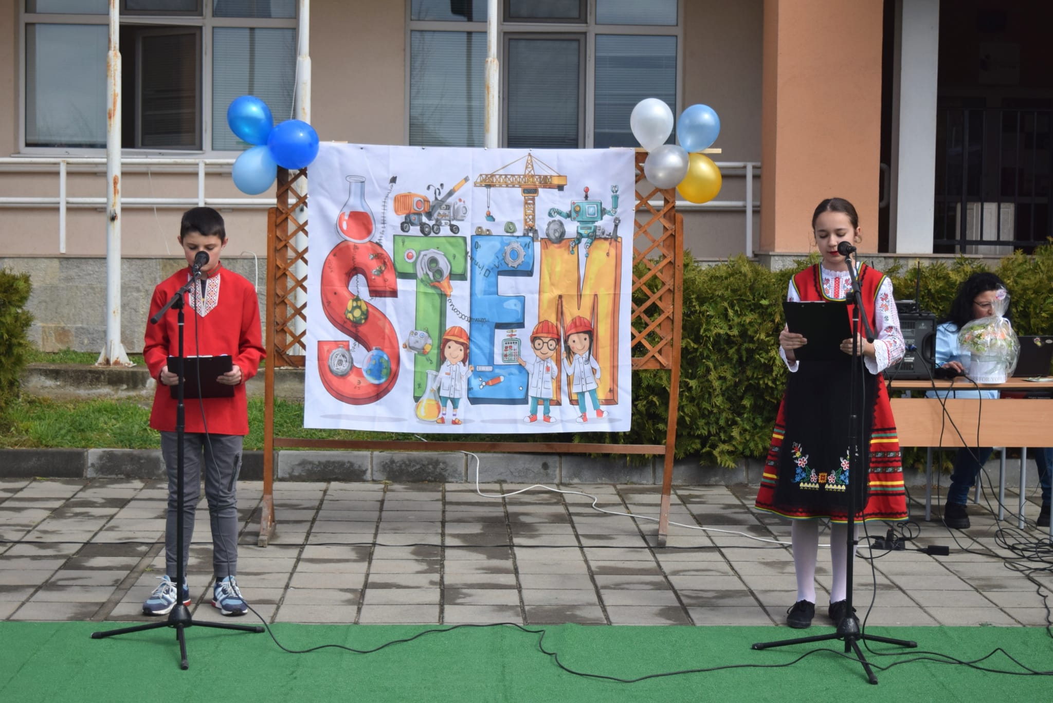 Училището в Маноле влезе в бъдещето с модерен шестстаен STEM център